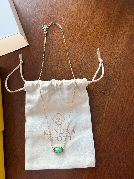 Kendra Scott Jewelry - Kendra Scott Gold Necklace with emerald stone